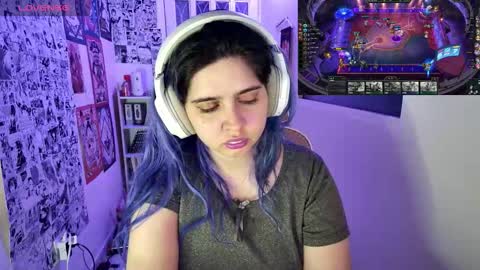 Im Violet online show from 10.16.25