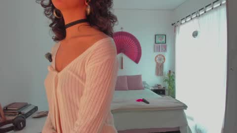Snapshot of valyturner chatting on 05.12.26 online show from 05.12.26