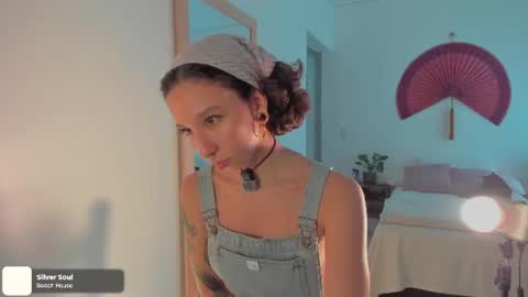 Snapshot of valyturner chatting on 06.10.26 online show from 06.10.26