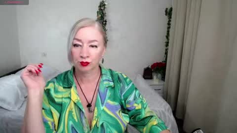 Snapshot of vamp_woman chatting on 07.12.26 Irena online show from 07.12.26