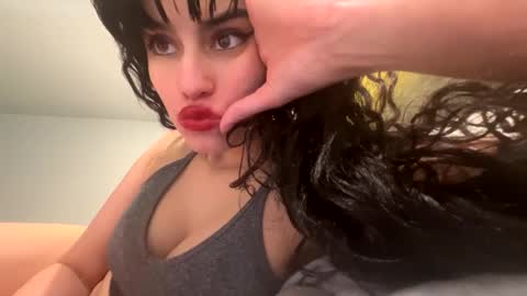 vampgatita online show from 12.15.24