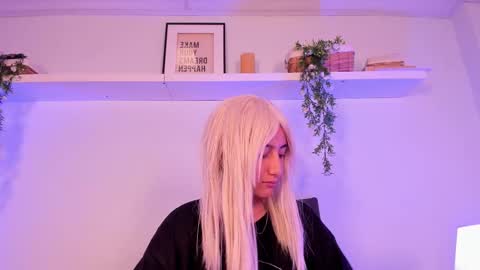 Snapshot of vampgyal chatting on 10.23.25 vamp online show from 10.23.25