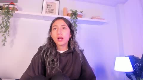 Snapshot of vampgyal chatting on 11.18.25 vamp online show from 11.18.25