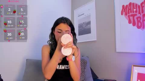 Snapshot of vampgyal chatting on 12.04.25 vamp online show from 12.04.25