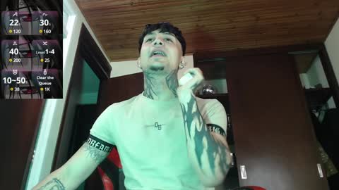 david guzman i model independenthelp me with a thumbs up online show from 12.30.24