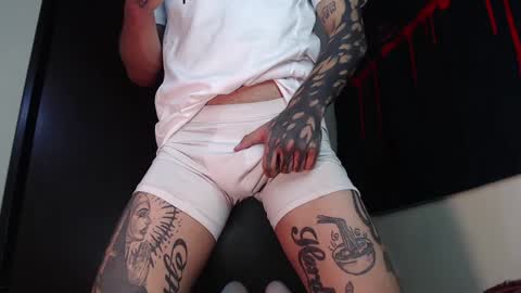 david guzman i model independenthelp me with a thumbs up online show from 02.02.25