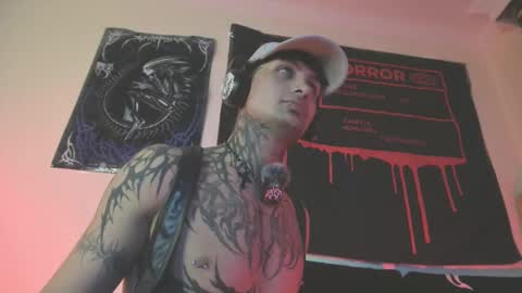 david guzman i model independenthelp me with a thumbs up online show from 09.11.25