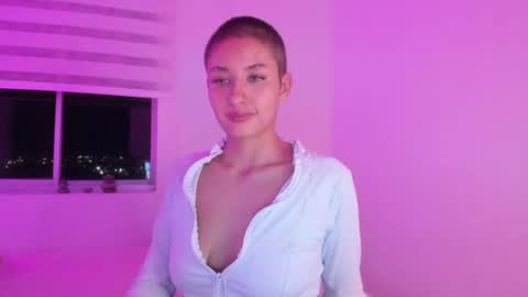 Snapshot of vandalovee chatting on 06.30.26 Babi Alu online show from 06.30.26
