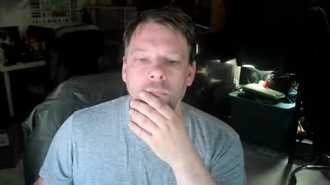 Snapshot of vandonh chatting on 11.13.25 vandonh online show from 11.13.25