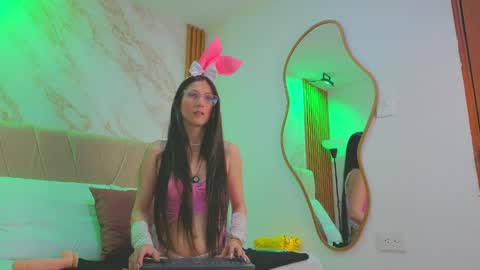 vane_coral online show from 03.30.26