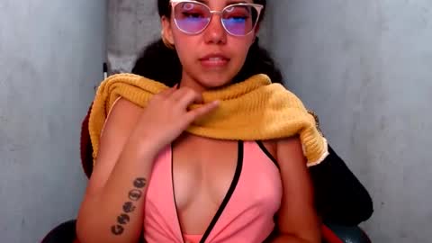 Snapshot of vanellopeschweetz chatting on 07.29.26 vanellopeschweetz online show from 07.29.26