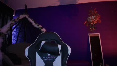 Snapshot of vanelope11 chatting on 09.09.25 Vanelope online show from 09.09.25