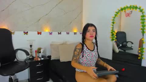 vanessa online show from 10.25.25