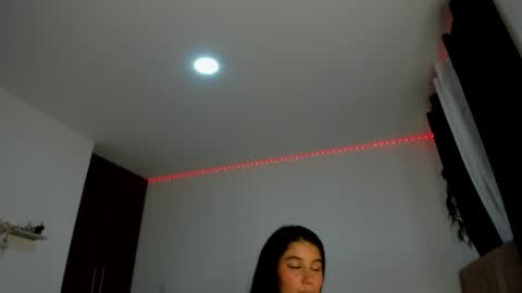 Snapshot of vanesa_g1 chatting on 06.05.26 vanesa_g1 online show from 06.05.26