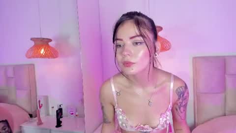 Snapshot of vanessa_cruz_18 chatting on 06.11.26 Vane online show from 06.11.26