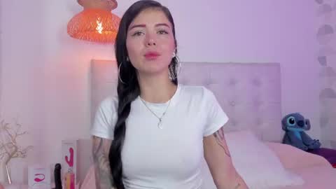 Snapshot of vanessa_cruz_18 chatting on 07.08.26 Vane online show from 07.08.26