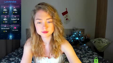 Snapshot of vanessa_maes chatting on 12.23.24 Vanessa Maes online show from 12.23.24