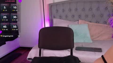 Snapshot of vanessa_mejiia chatting on 04.23.26 vanessa_mejiia online show from 04.23.26