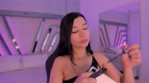 vanessaduval online show from 10.27.25