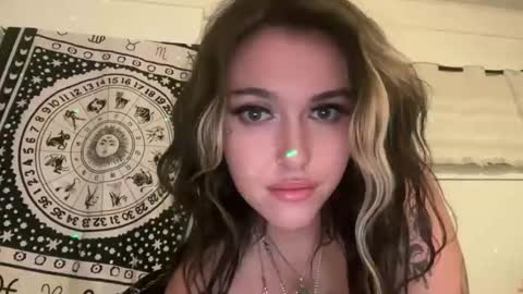 vanessaluvs2play online show from 11.04.25