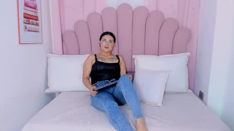 vanessamirren online show from 10.03.25