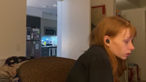 Snapshot of vanessapark chatting on 12.18.24 Vanessa online show from 12.18.24