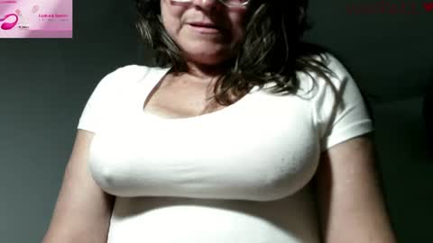 Snapshot of vanessared2 chatting on 07.20.26 Vanesared2 online show from 07.20.26