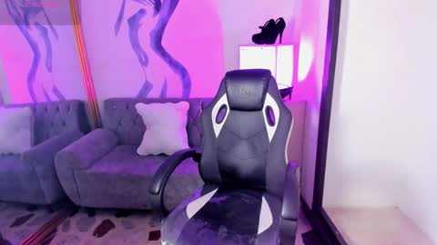 vanessascott_ online show from 03.07.26