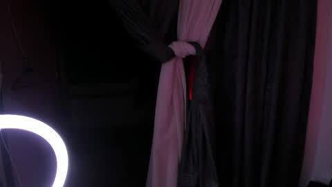 vanessascott_ online show from 05.17.26