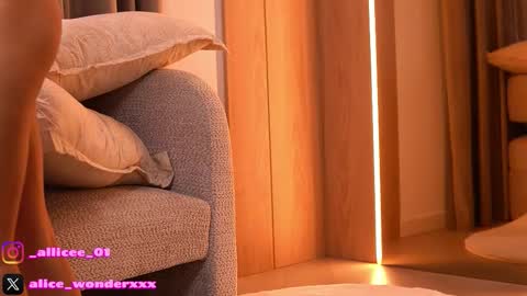 Vanessa Simon online show from 03.26.26