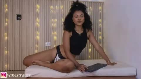 Snapshot of vanestrauss chatting on 06.18.26 New account follow me online show from 06.18.26