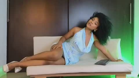 Snapshot of vanestrauss chatting on 07.18.26 New account follow me online show from 07.18.26