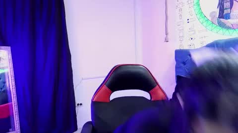 Snapshot of vaniladream chatting on 11.23.25 vaniladream online show from 11.23.25