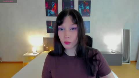 Mia online show from 05.10.26