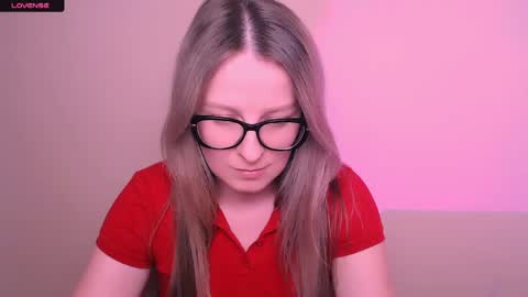 Snapshot of vanillaex_ chatting on 04.29.26 Mia online show from 04.29.26