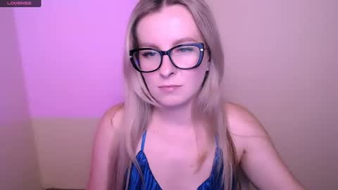 Snapshot of vanillaex_ chatting on 06.11.26 Mia online show from 06.11.26