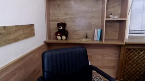 Snapshot of vanillaloveli chatting on 06.24.26 vanillaloveli online show from 06.24.26