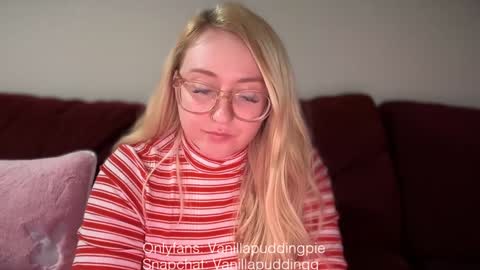 Snapshot of vanillapuddingpie chatting on 12.10.24 vanillapuddingpie online show from 12.10.24