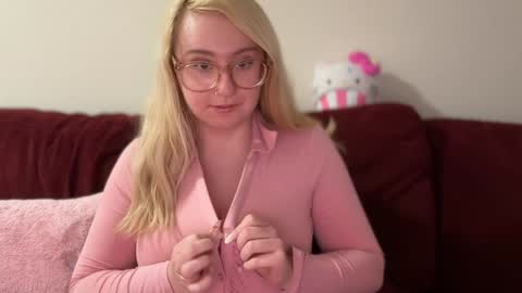 Snapshot of vanillapuddingpie chatting on 01.27.25 vanillapuddingpie online show from 01.27.25