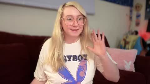 Snapshot of vanillapuddingpie chatting on 02.03.25 vanillapuddingpie online show from 02.03.25