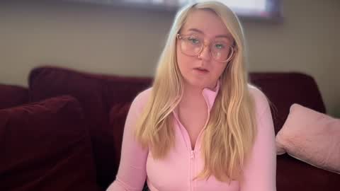 Snapshot of vanillapuddingpie chatting on 02.03.25 vanillapuddingpie online show from 02.03.25