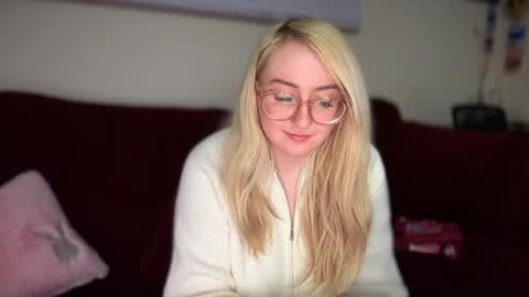 Snapshot of vanillapuddingpie chatting on 02.17.25 vanillapuddingpie online show from 02.17.25