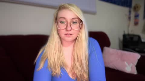 Snapshot of vanillapuddingpie chatting on 02.26.25 vanillapuddingpie online show from 02.26.25