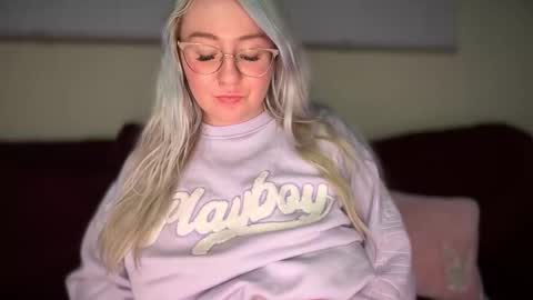 Snapshot of vanillapuddingpie chatting on 02.17.26 vanillapuddingpie online show from 02.17.26