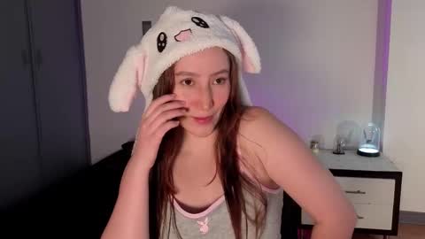 Snapshot of vanlet chatting on 10.07.25 Elizabeth online show from 10.07.25