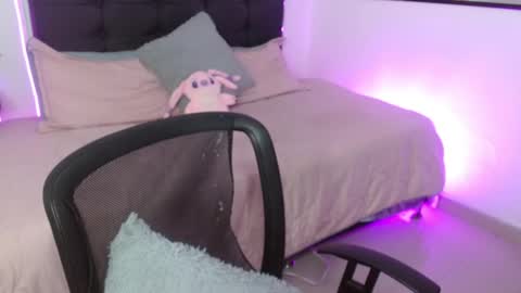 vane online show from 02.17.26