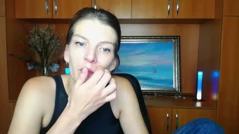 Snapshot of vanrey_ chatting on 09.23.25 Vanessa online show from 09.23.25