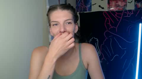 Snapshot of vanrey_ chatting on 09.28.25 Vanessa online show from 09.28.25