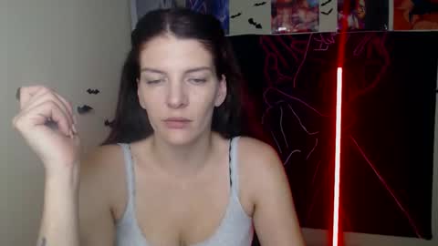 Snapshot of vanrey_ chatting on 11.26.25 Vanessa online show from 11.26.25