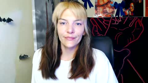 Snapshot of vanrey_ chatting on 06.16.26 Vanessa online show from 06.16.26